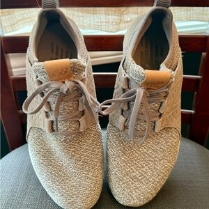 New Balance Women’s Gray Sneakers